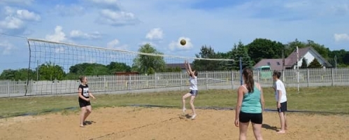 Turniej Piłki Siatkowej Plażowej o Puchar Wójta Gminy Sadowie kategoria do 16 lat 2016