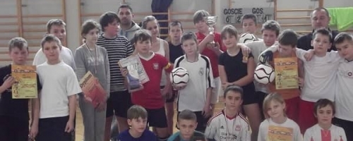 Turniej Piłki Nożnej Halowej 2013r. kategoria szkoła podstawowa.